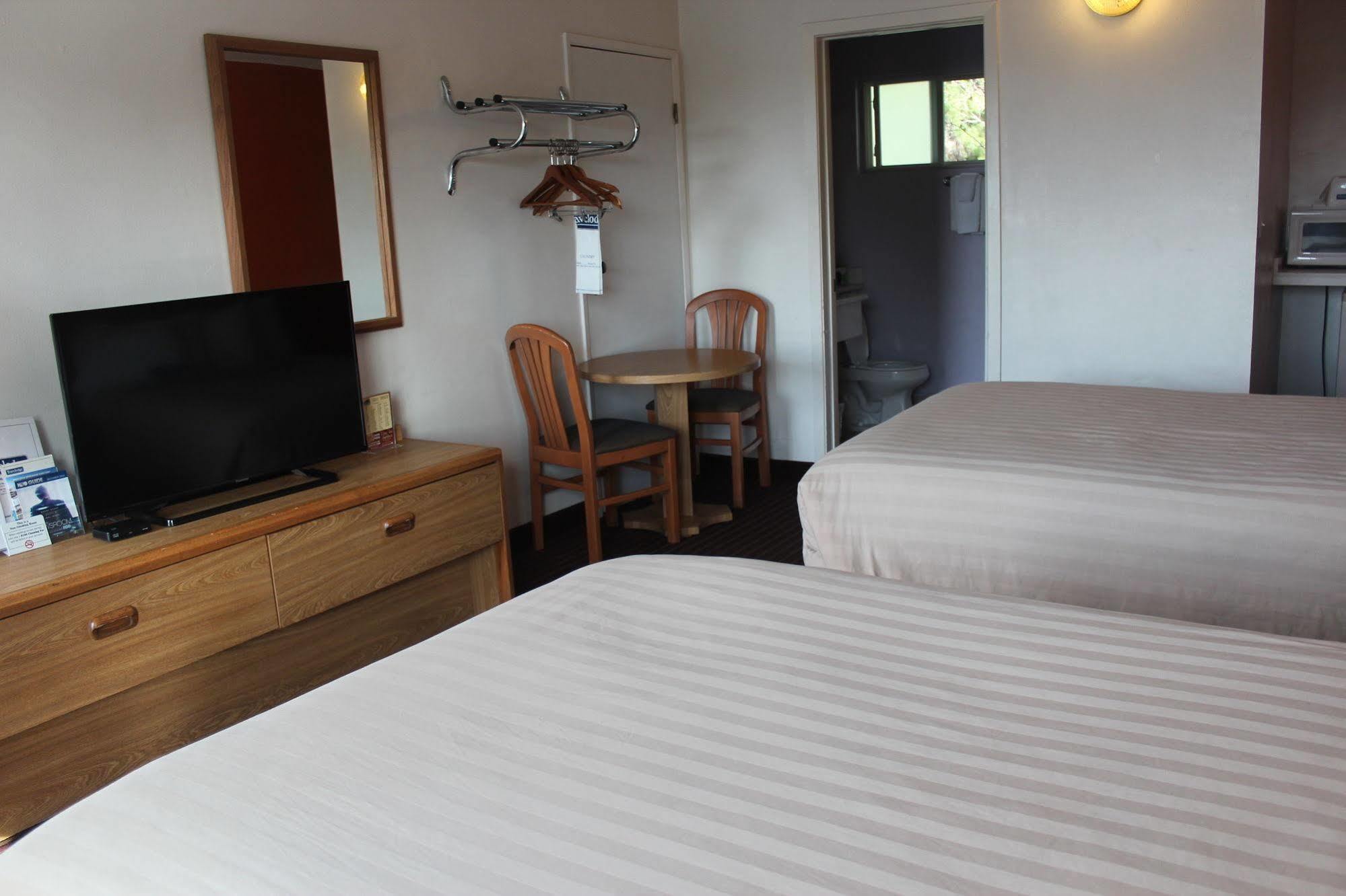 Motel At 2*